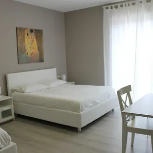 B E B Madonna Della Via Bed & Breakfast